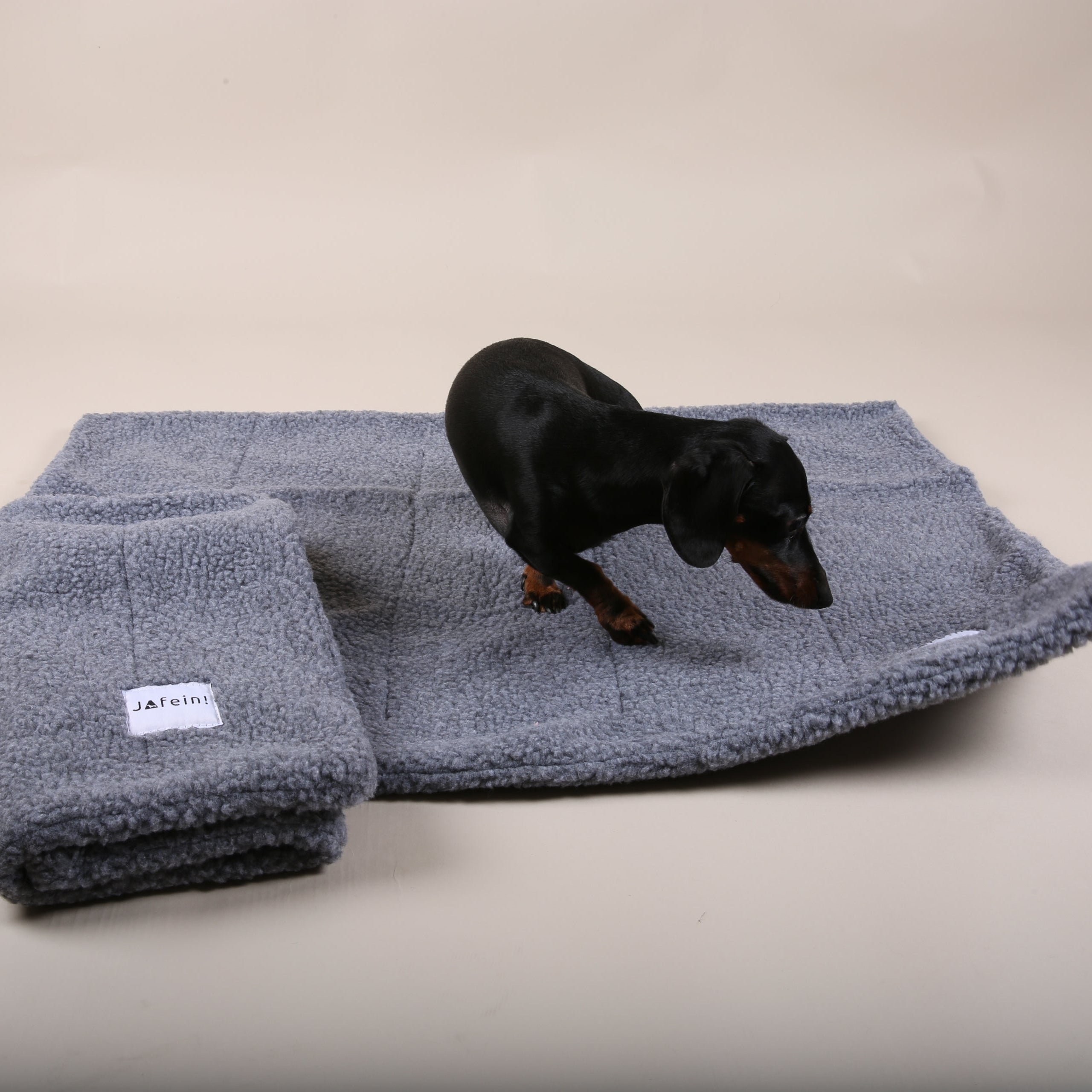 Dog travel blanket bouclé