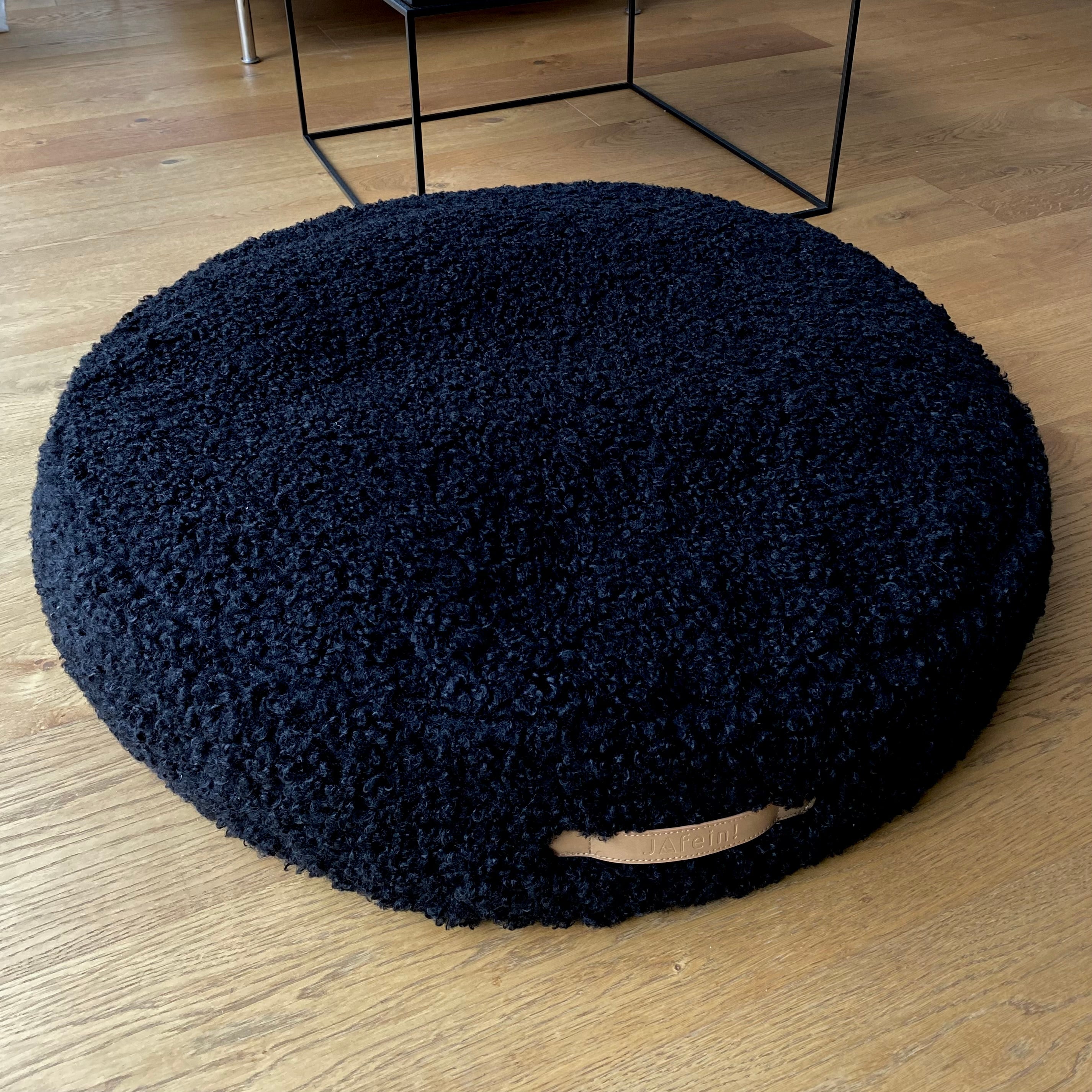 Bouclé dog bed